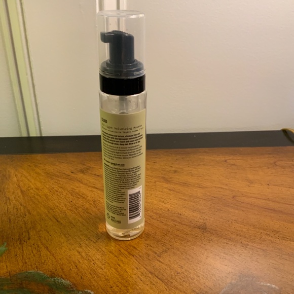 AG Care Cloud Air Light Volumizing Mousse - Picture 2 of 3